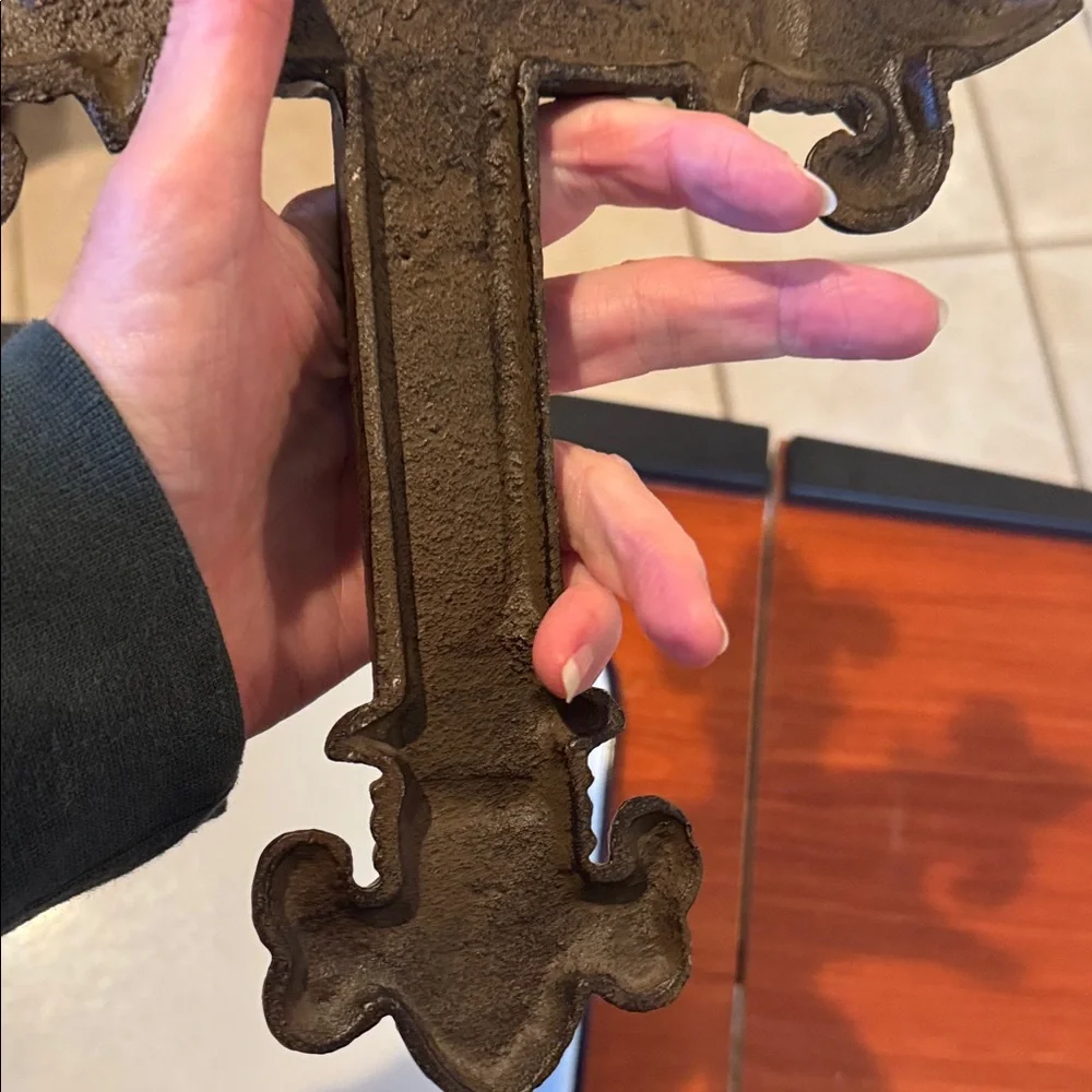 not known metal cross